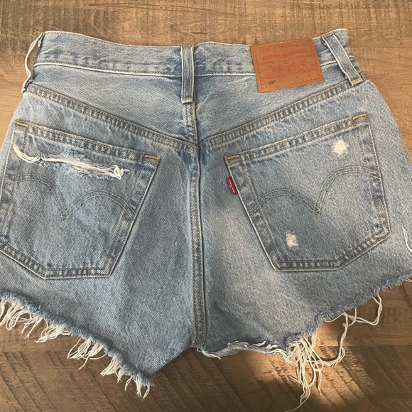 Levi denim shorts - Picture 2 of 3